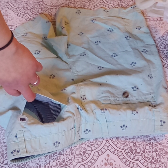 crown & Ivy light colored shorts - Picture 6 of 15